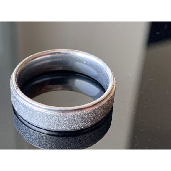 Ring Silver-tone SiZE 8 Sandpaper Finish Stainless Steel Wedding Band Glitter - Picture 1 of 6